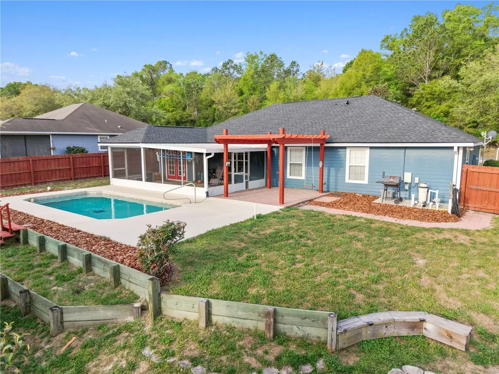 19261 NW 230th Street High Springs FL 32643