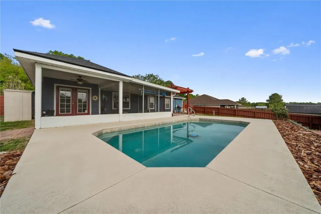 19261 NW 230th Street High Springs FL 32643