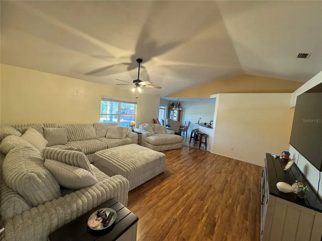 19261 NW 230th Street High Springs FL 32643