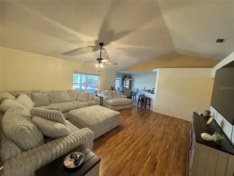 19261 NW 230th Street High Springs FL 32643