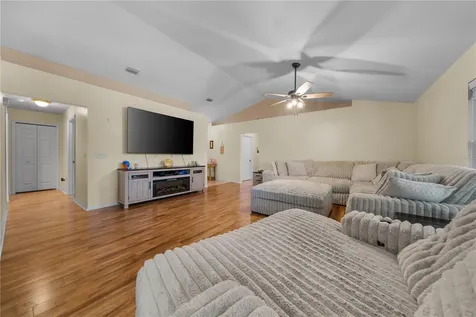 19261 NW 230th Street High Springs FL 32643
