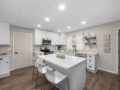 2733 Middle Street Orlando FL 32807