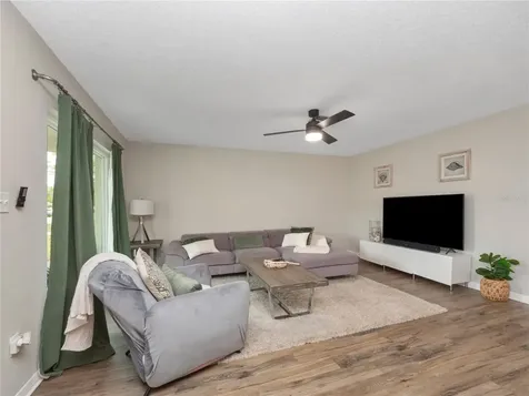 2733 Middle Street Orlando FL 32807