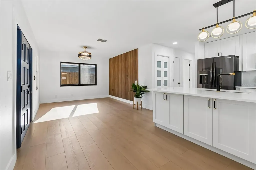 4512 W Rogers Avenue Tampa FL 33611