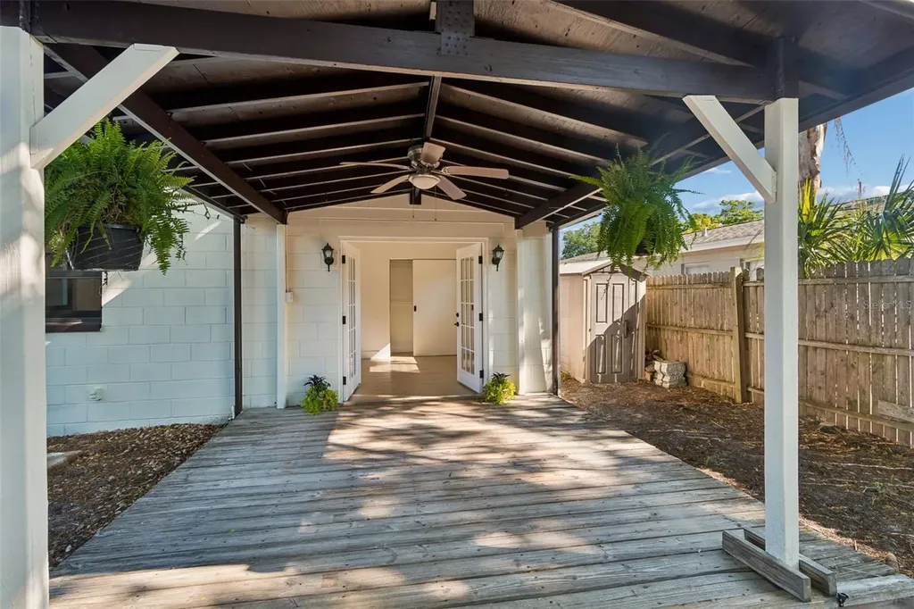 4512 W Rogers Avenue Tampa FL 33611