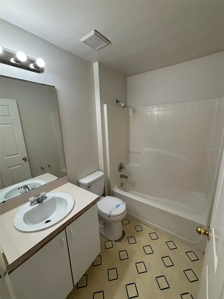 205 Churchill Court Kissimmee FL 34758