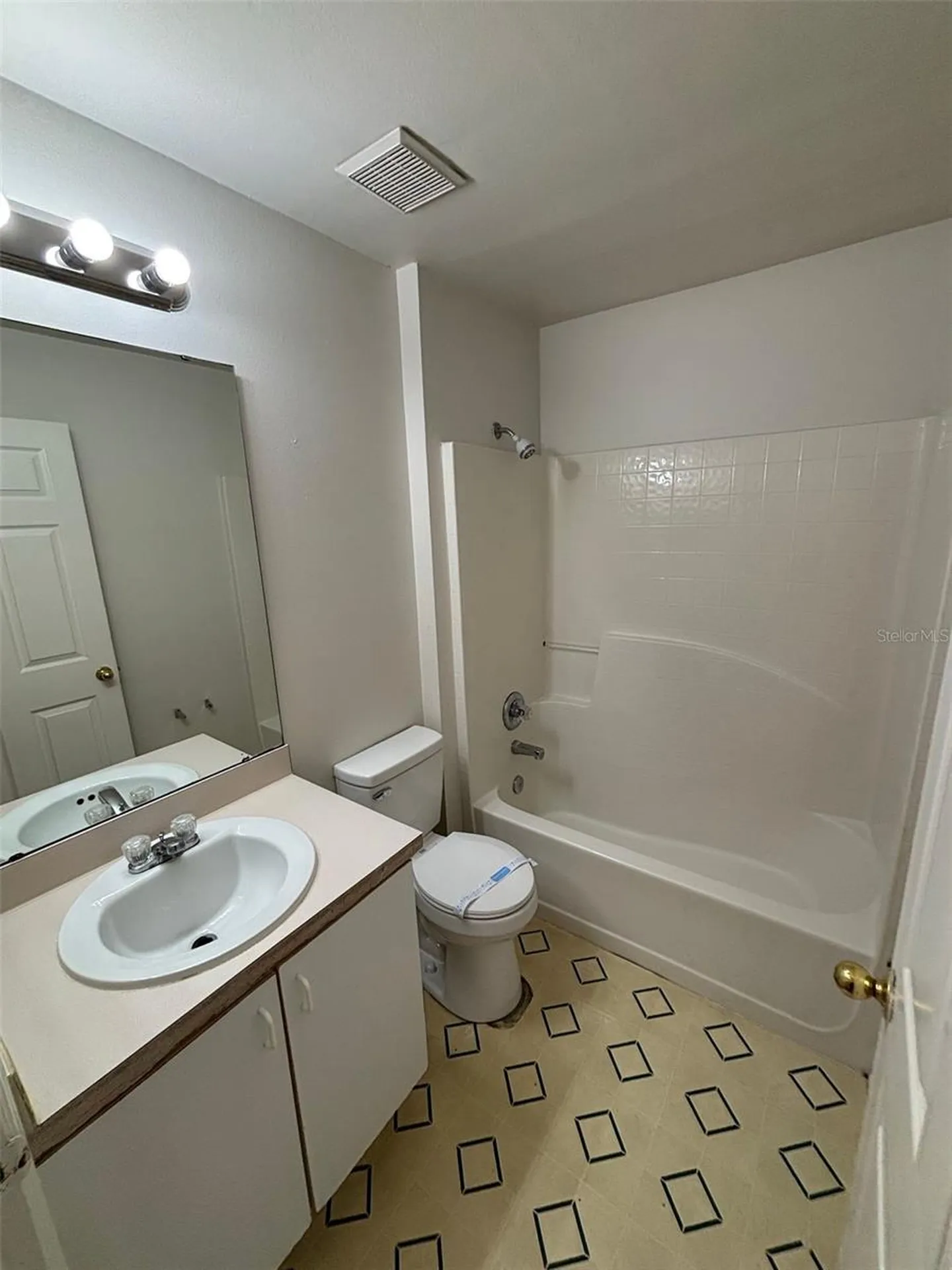205 Churchill Court Kissimmee FL 34758