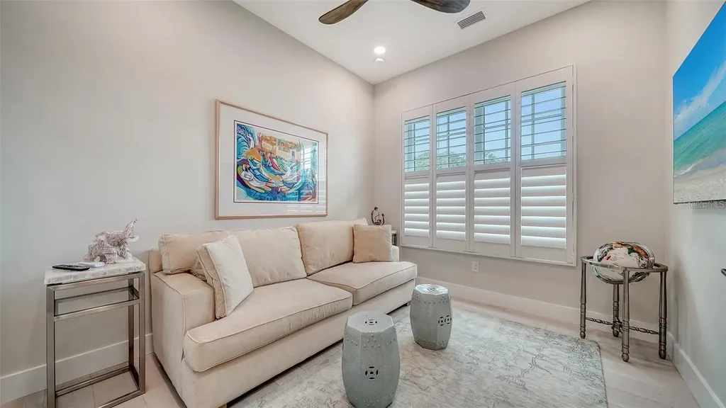 5930 Briarwood Avenue Sarasota FL 34231