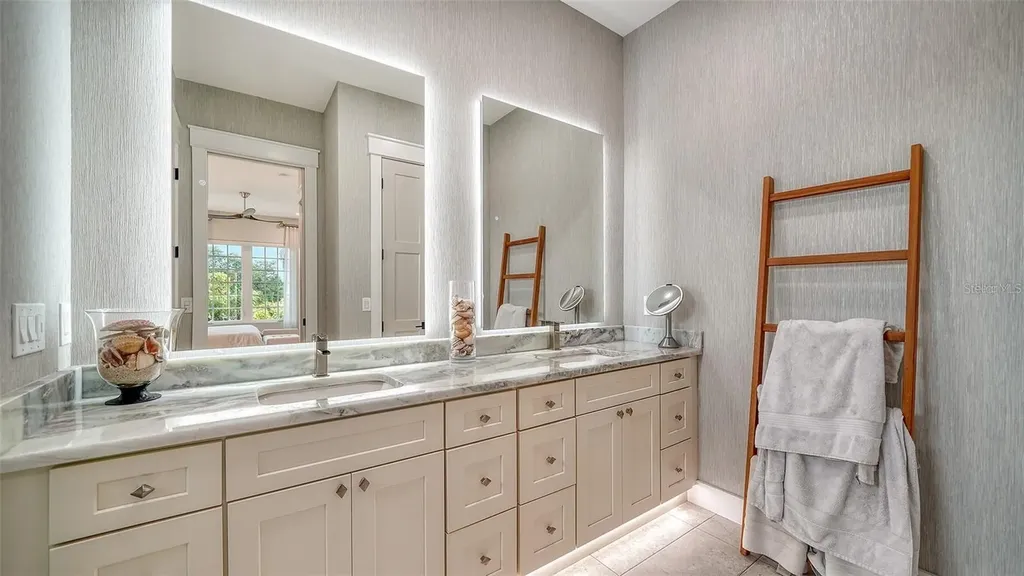 5930 Briarwood Avenue Sarasota FL 34231