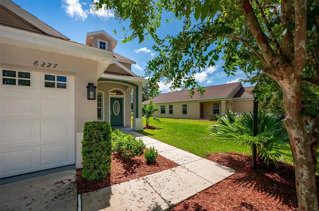 6227 Blue Runner Court Lakewood Ranch FL 34202