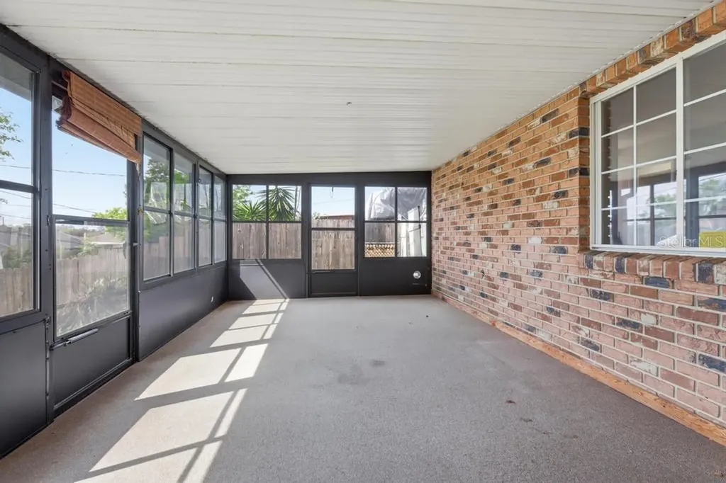1964 Montecito Avenue Deltona FL 32738