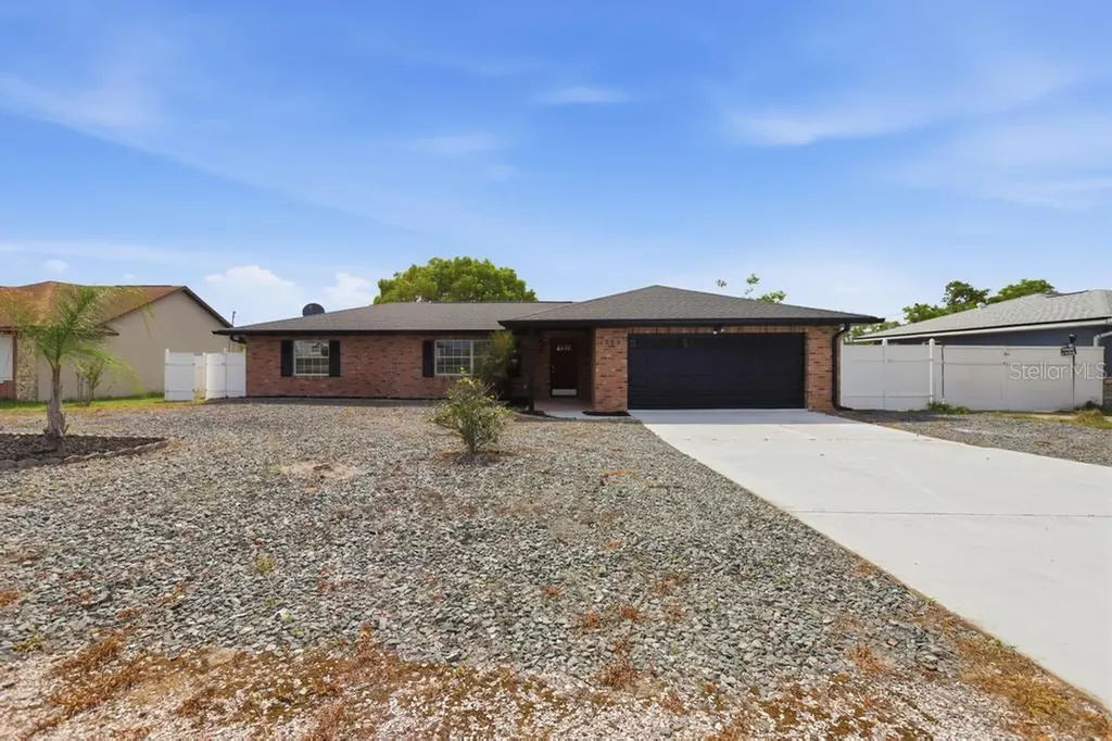 1964 Montecito Avenue Deltona FL 32738
