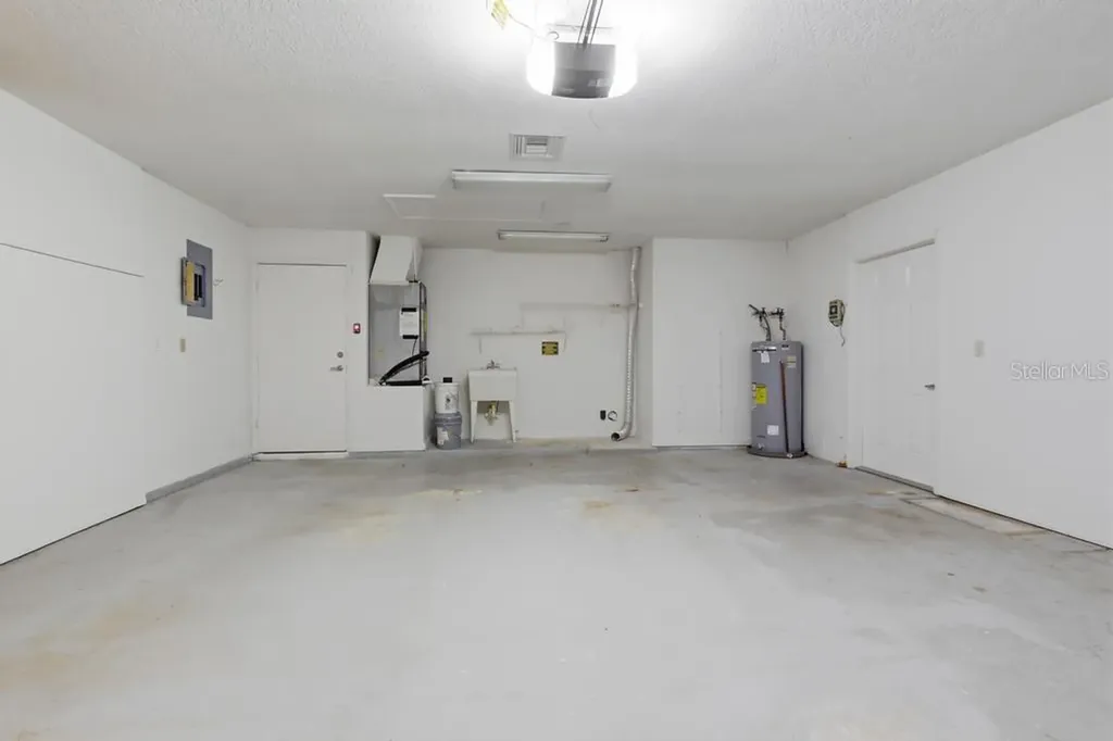 1964 Montecito Avenue Deltona FL 32738