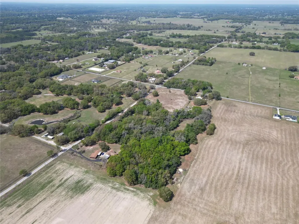 3095 County Road 202 Oxford FL 34484