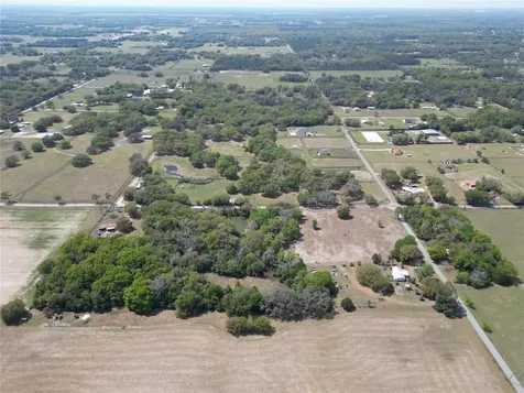 3095 County Road 202 Oxford FL 34484