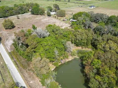 3095 County Road 202 Oxford FL 34484