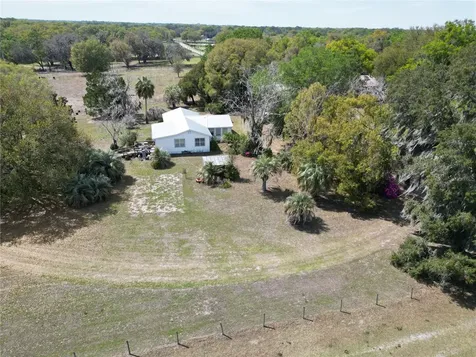 3095 County Road 202 Oxford FL 34484