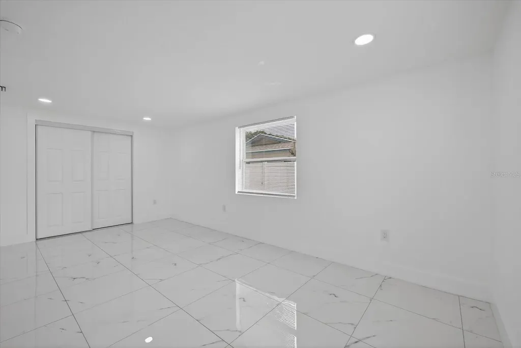 1864 Paradise Lane Clearwater FL 33756