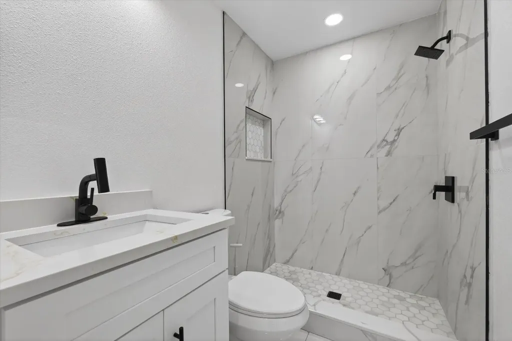 1864 Paradise Lane Clearwater FL 33756