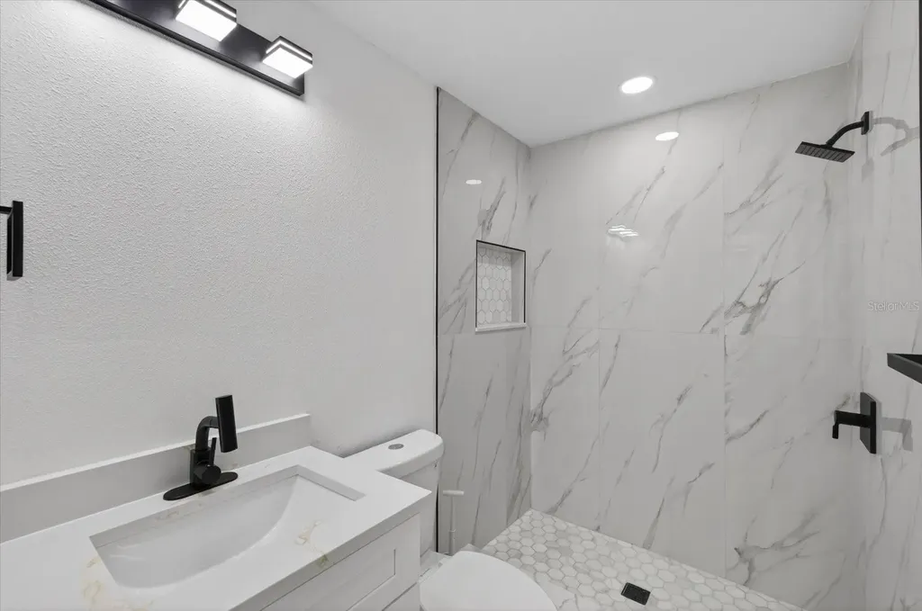 1864 Paradise Lane Clearwater FL 33756