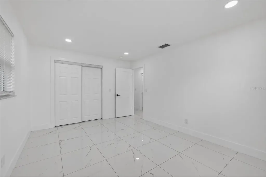 1864 Paradise Lane Clearwater FL 33756