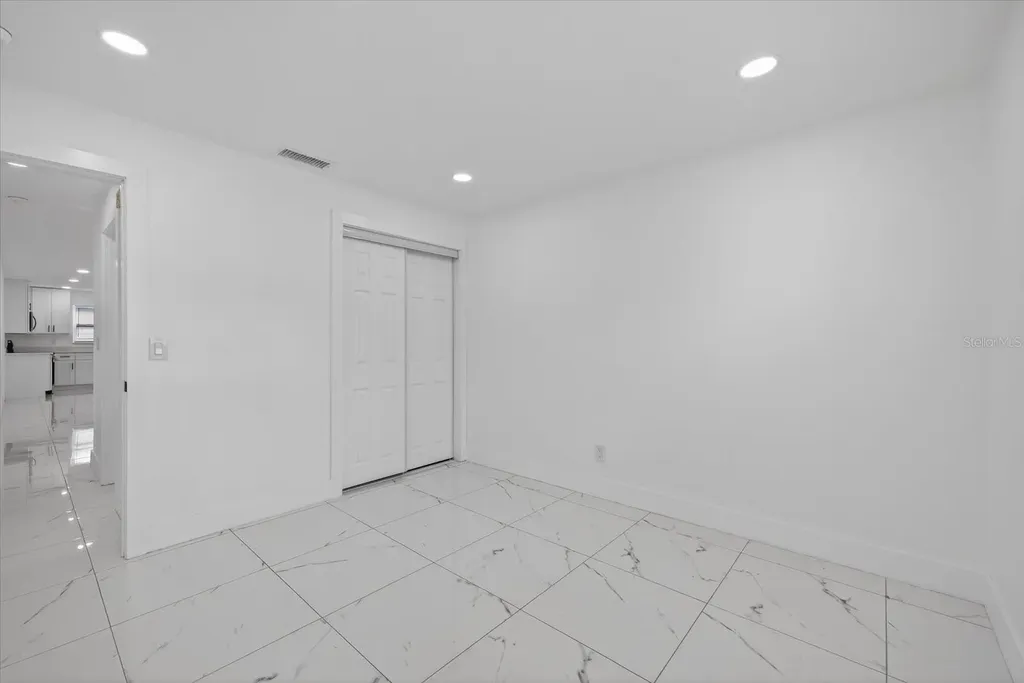 1864 Paradise Lane Clearwater FL 33756