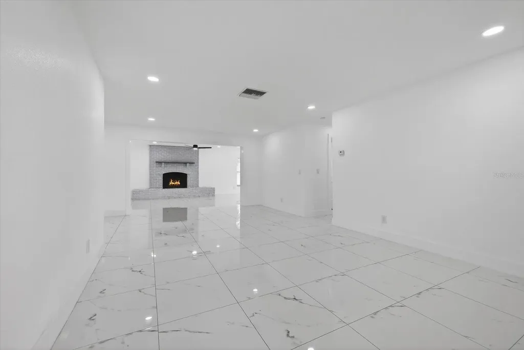 1864 Paradise Lane Clearwater FL 33756