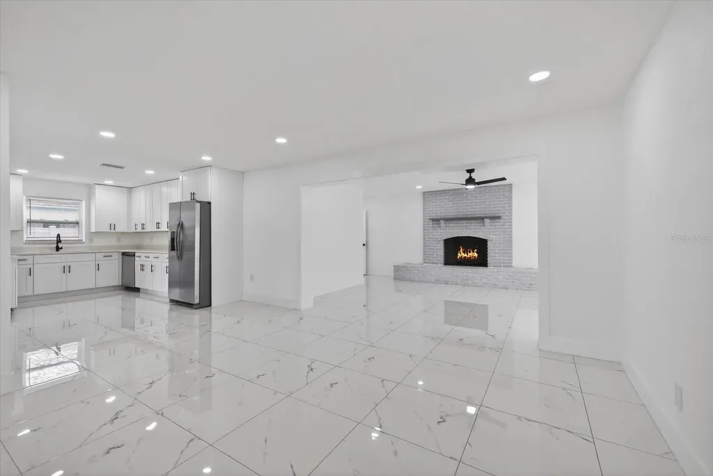1864 Paradise Lane Clearwater FL 33756