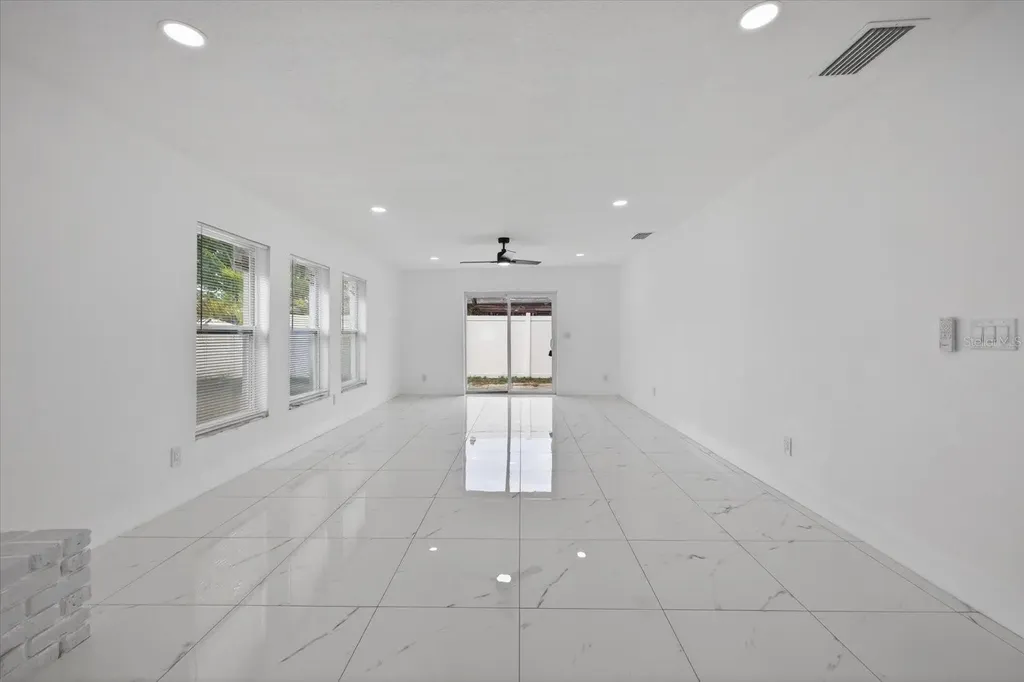 1864 Paradise Lane Clearwater FL 33756