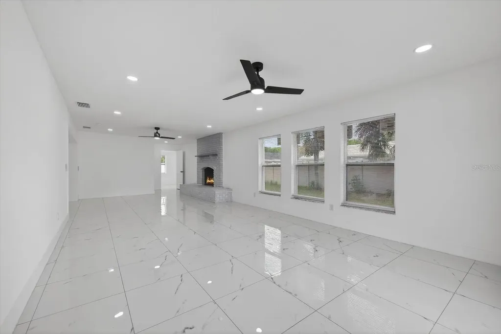 1864 Paradise Lane Clearwater FL 33756