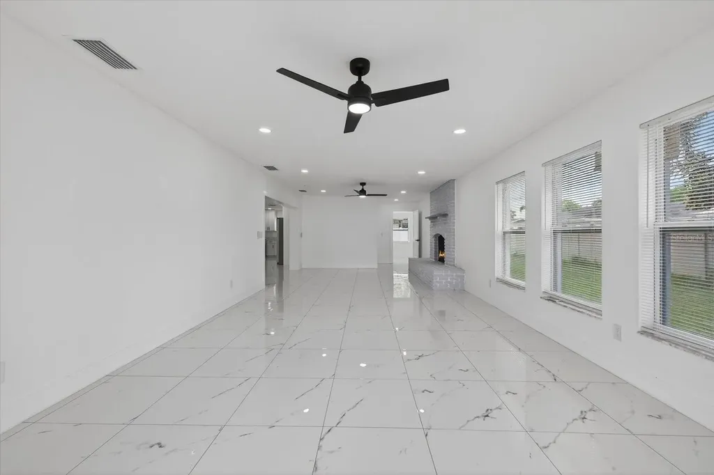 1864 Paradise Lane Clearwater FL 33756