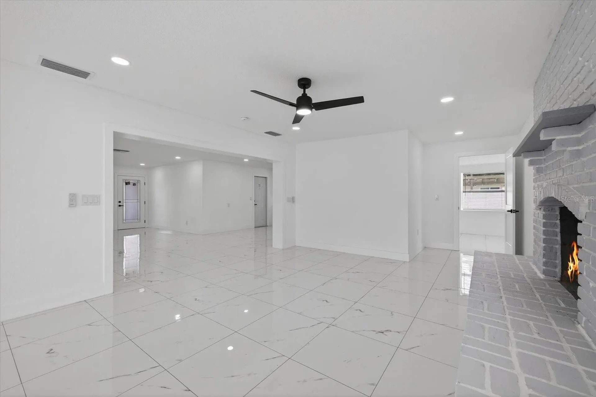 1864 Paradise Lane Clearwater FL 33756