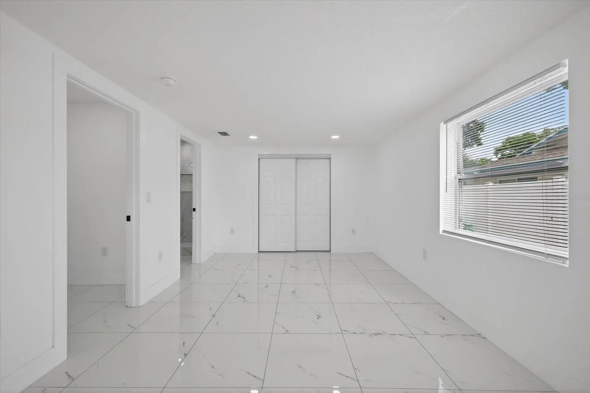 1864 Paradise Lane Clearwater FL 33756