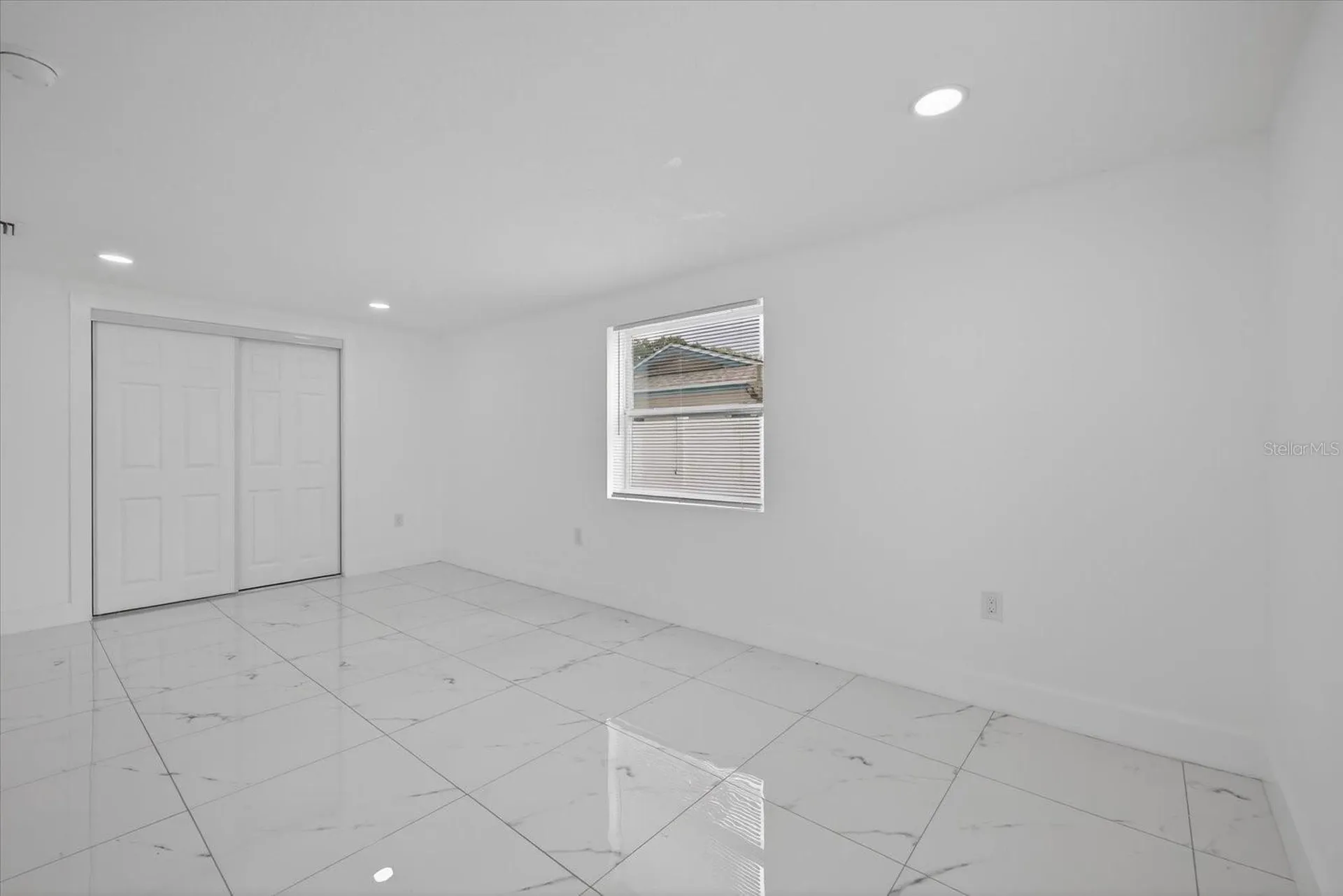 1864 Paradise Lane Clearwater FL 33756