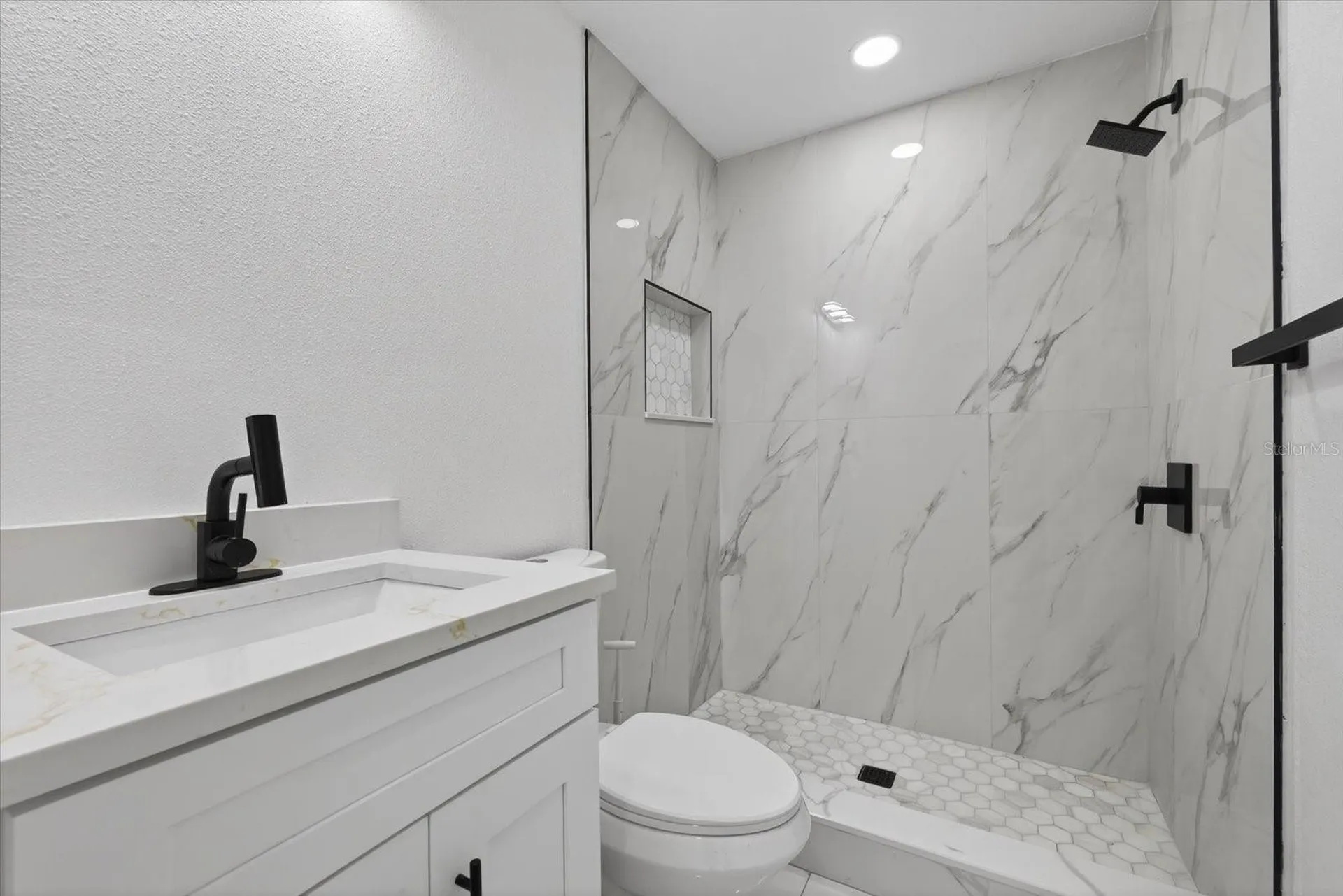 1864 Paradise Lane Clearwater FL 33756