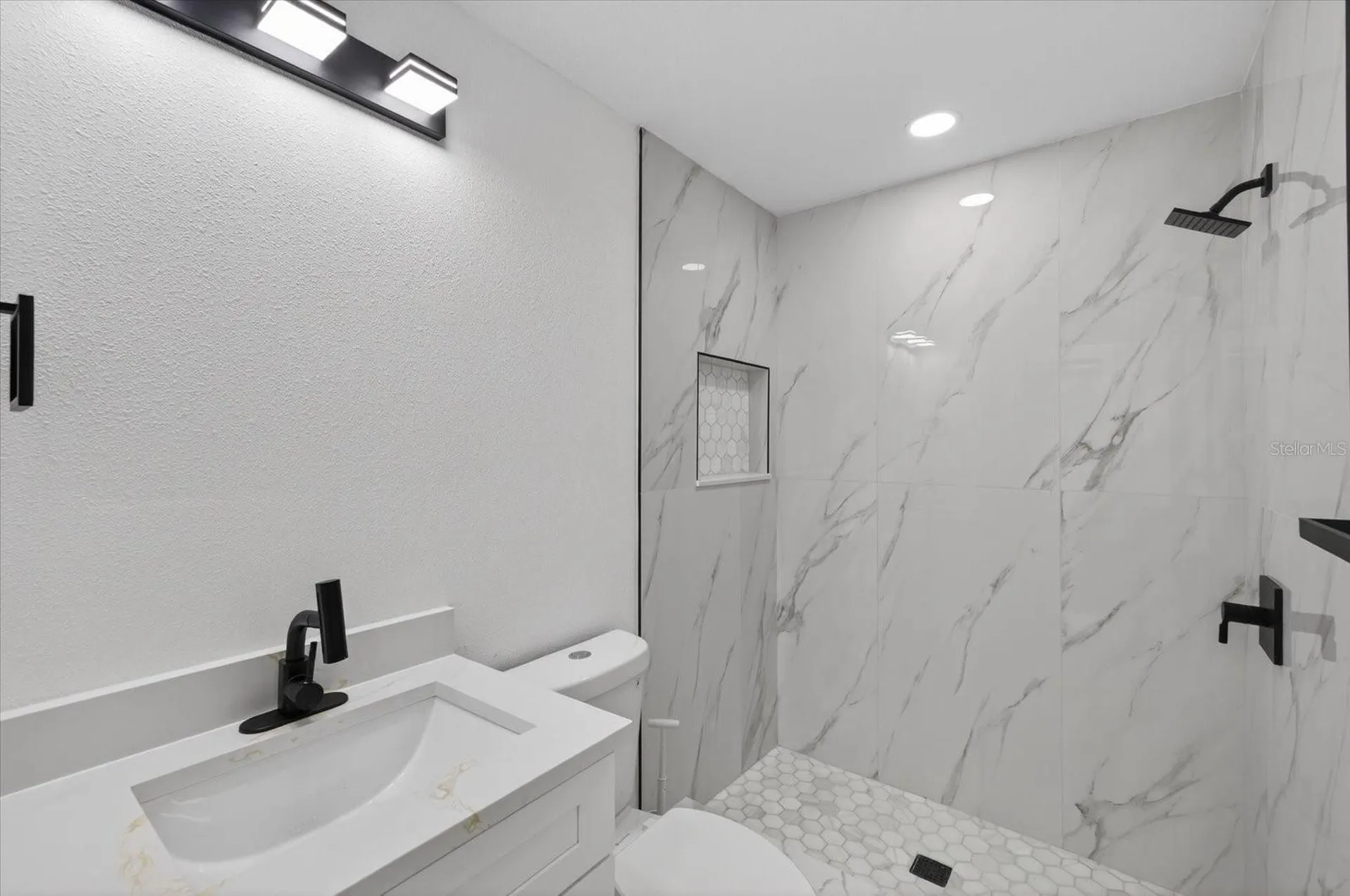 1864 Paradise Lane Clearwater FL 33756
