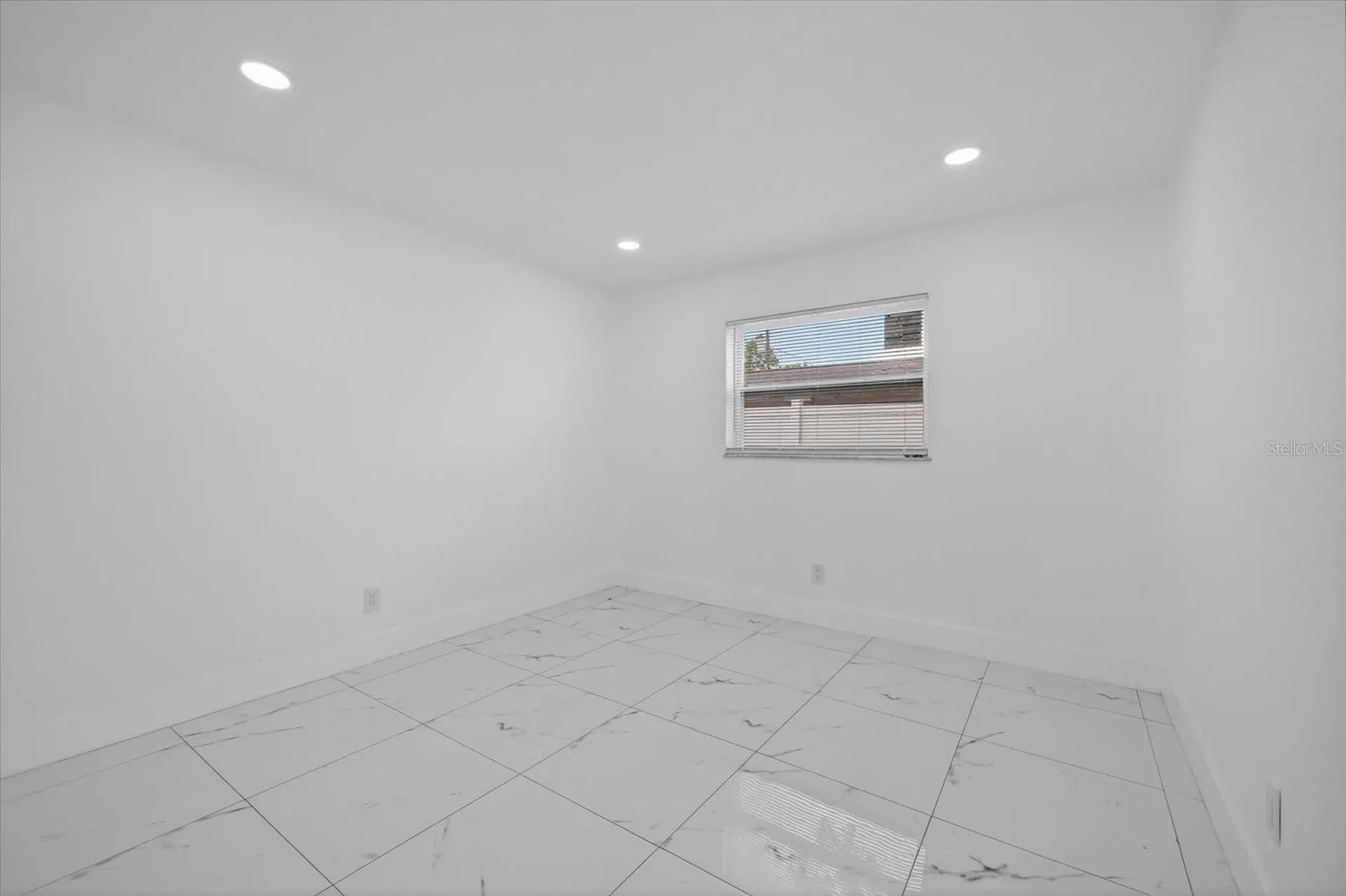 1864 Paradise Lane Clearwater FL 33756