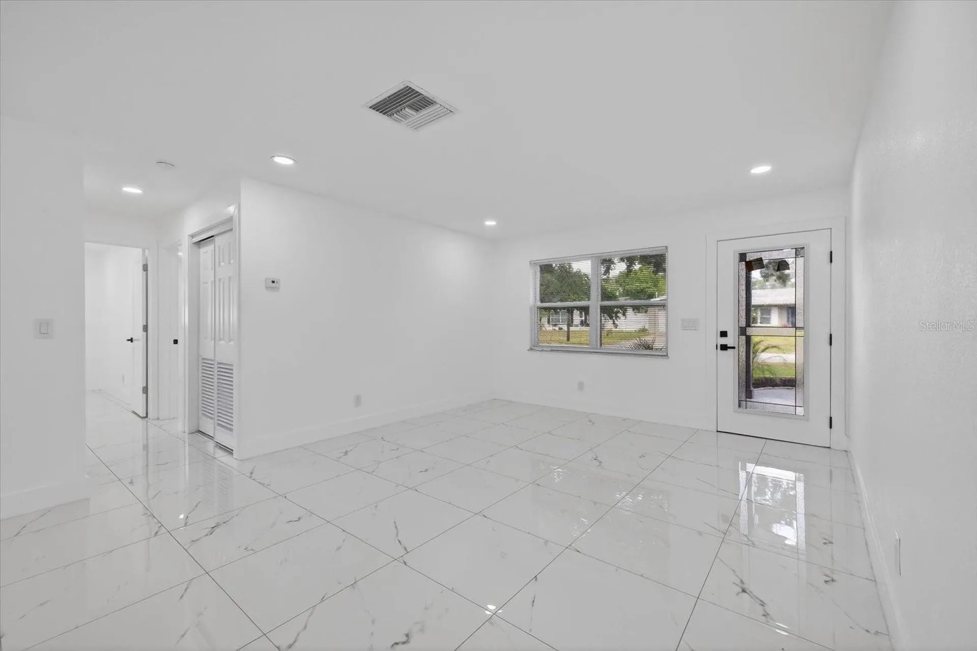 1864 Paradise Lane Clearwater FL 33756