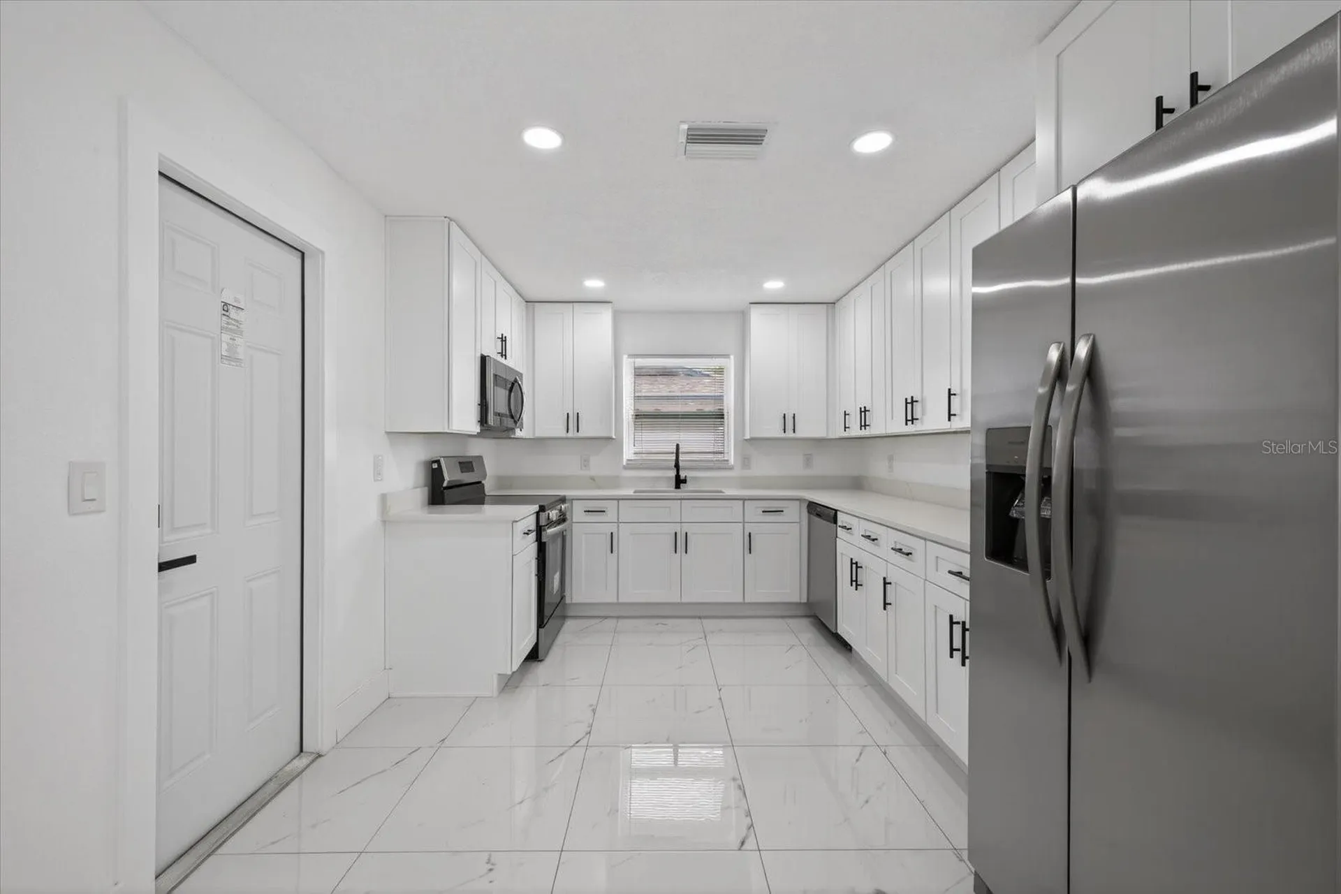 1864 Paradise Lane Clearwater FL 33756