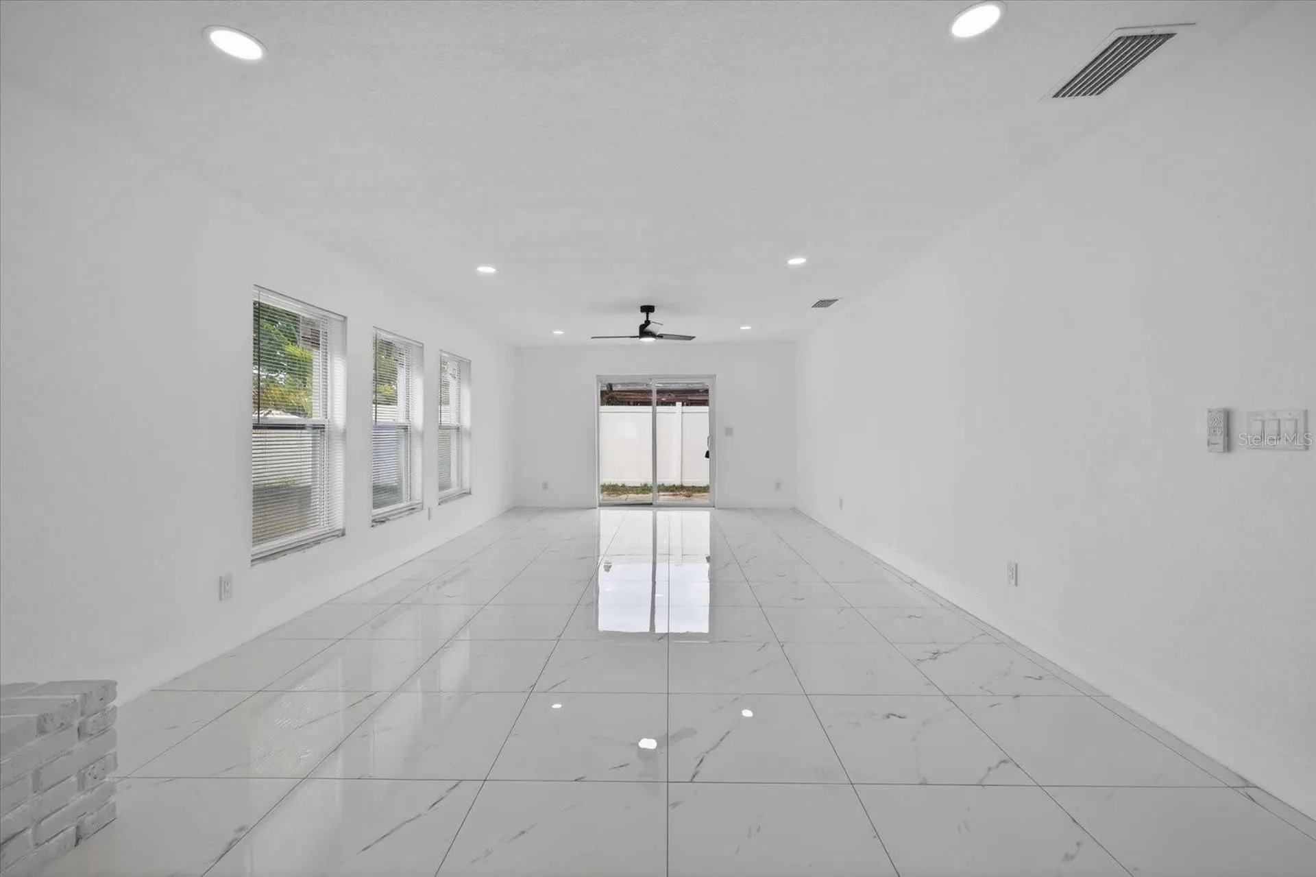 1864 Paradise Lane Clearwater FL 33756