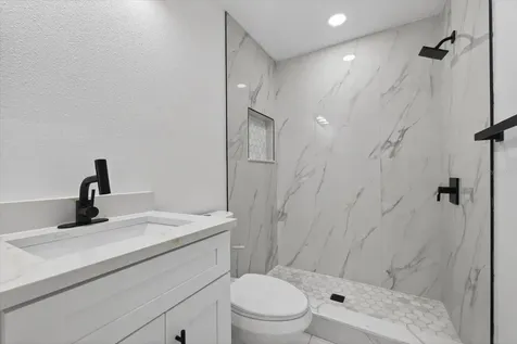 1864 Paradise Lane Clearwater FL 33756