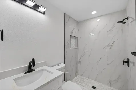 1864 Paradise Lane Clearwater FL 33756