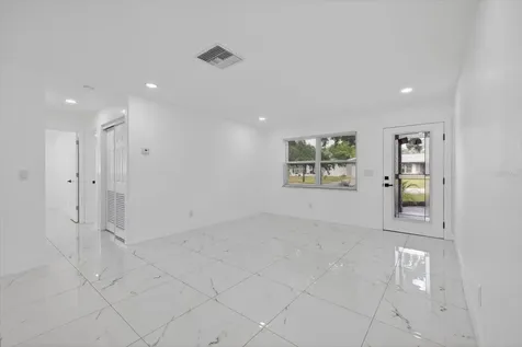 1864 Paradise Lane Clearwater FL 33756