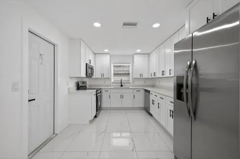 1864 Paradise Lane Clearwater FL 33756