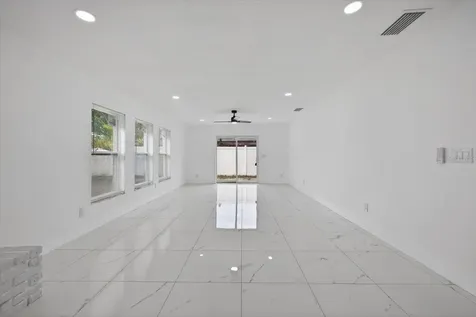 1864 Paradise Lane Clearwater FL 33756
