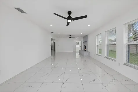 1864 Paradise Lane Clearwater FL 33756