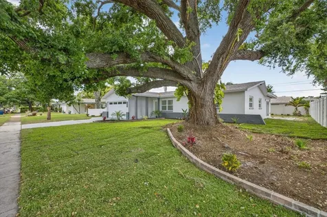 1864 Paradise Lane Clearwater FL 33756