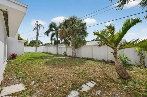 1864 Paradise Lane Clearwater FL 33756