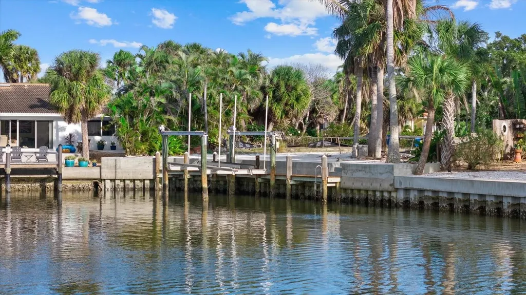 5448 Azure Way Sarasota FL 34242