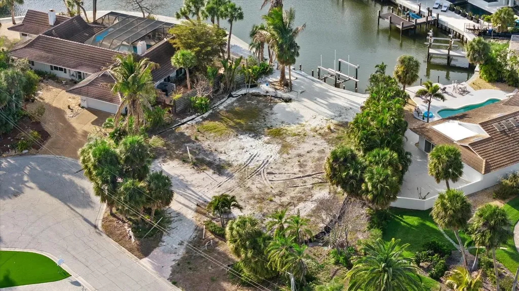 5448 Azure Way Sarasota FL 34242